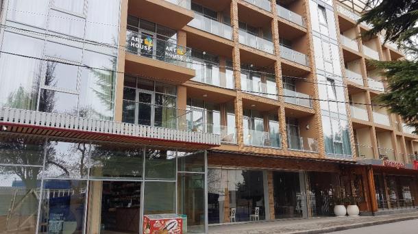 Продам 3-комнатную квартиру в Алуште берег моря